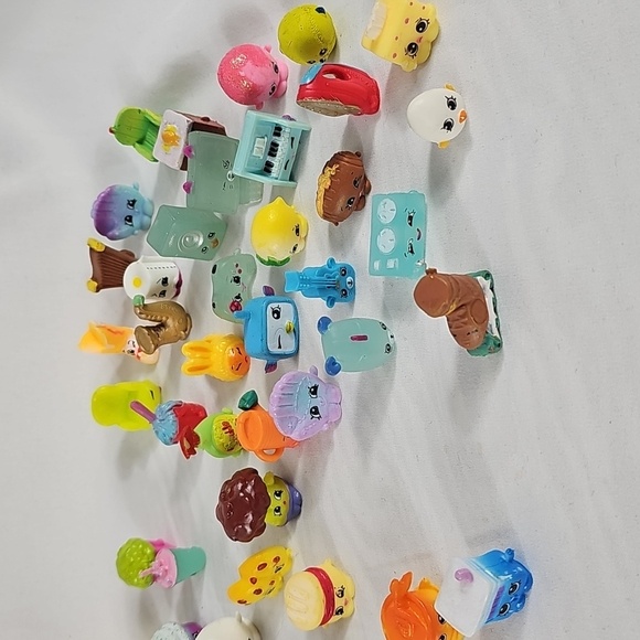 Colorful Shopkins Collection - Picture 5 of 6